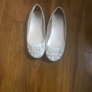 White children’s place flats